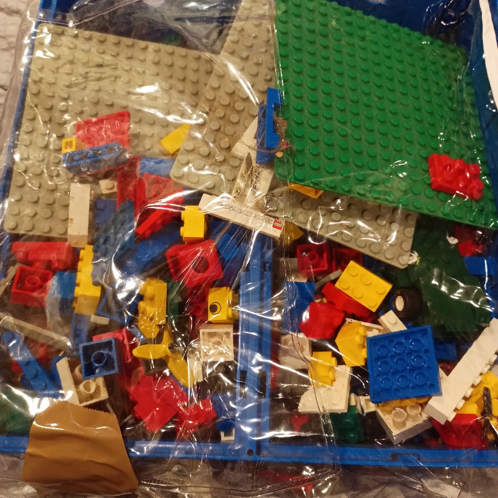 48-3) Vintage Legos. 1989.